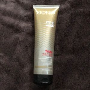 ❄️Redken 5th Avenue NYC FRIZZ DISMISS❄️